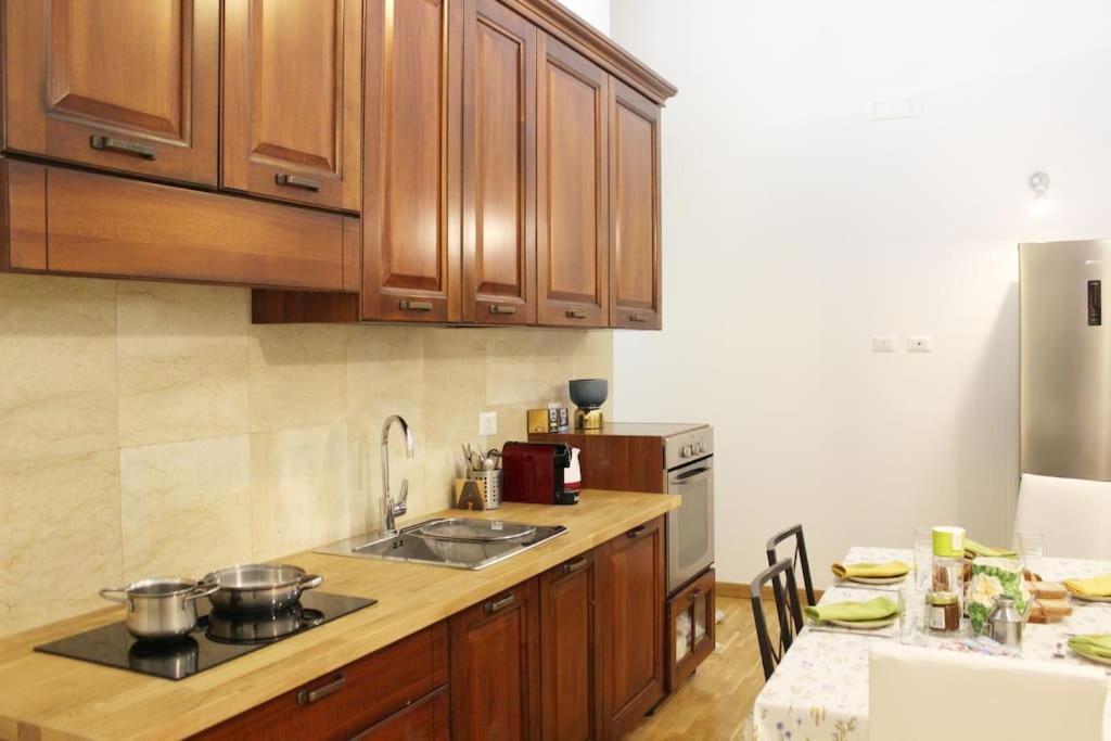 Easy Napoli Duomo Appartement Buitenkant foto